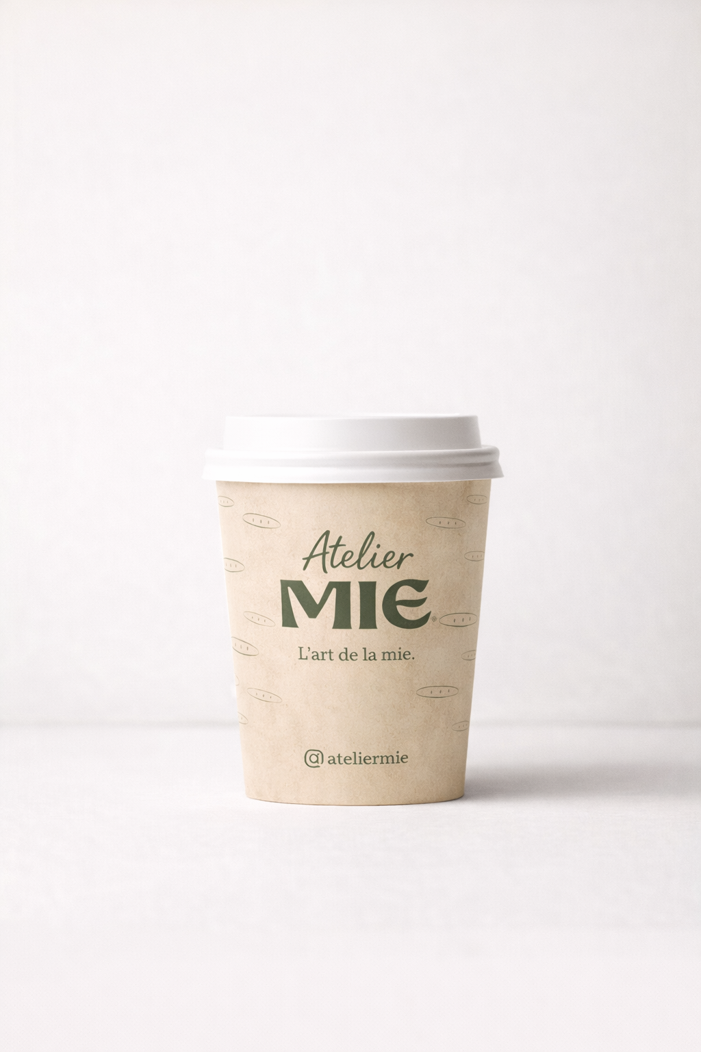 Mockup gobelet Atelier MIE, packaging boulangerie et identité visuelle hospitality