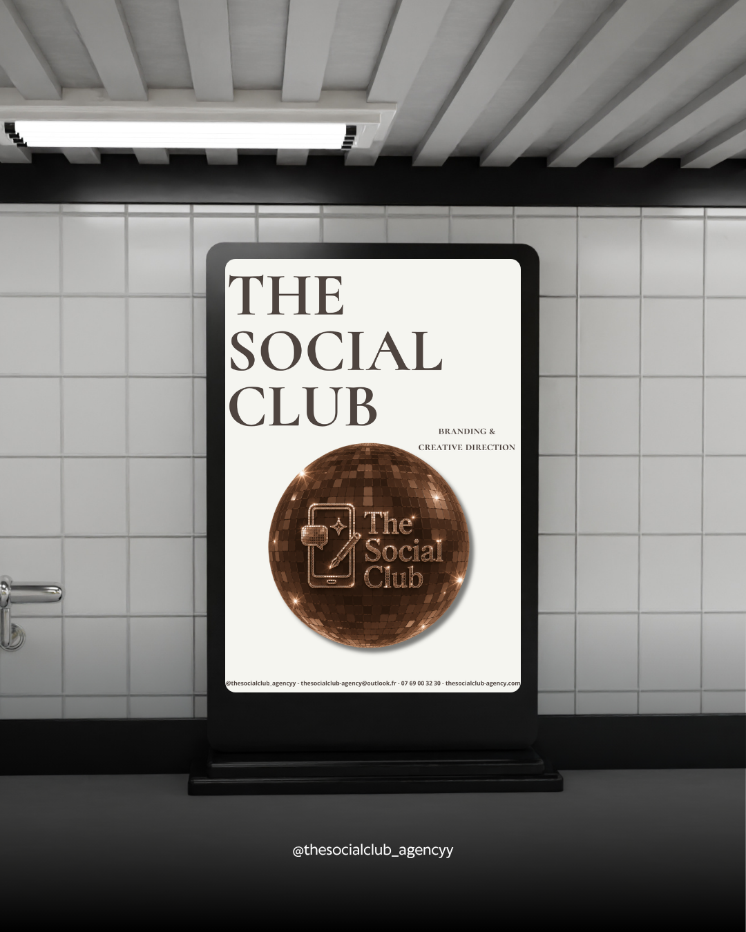 Affiche The Social Club dans le métro, direction artistique et campagne éditoriale